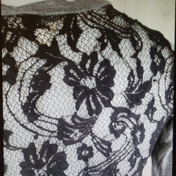 *2 for 20* Aritzia Lace Back Long Sleeve Top - Picture 8 of 10